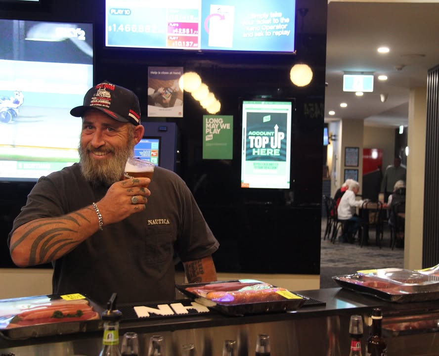 Featured image for “Locals Arvo Specials: Cheap Beer, Meat Tray, Raffles, Joker Poker at West Kempsey Hotel”