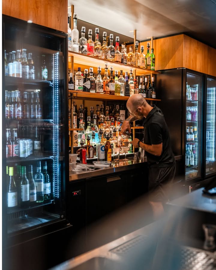 Featured image for “Friday Knockoffs at West Kempsey Hotel: Happy Hour Specials and Pub Vibes”