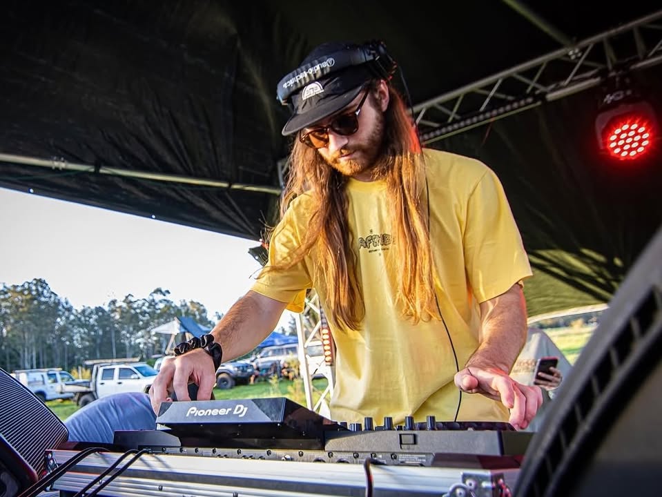 Featured image for “Kempsey Cup Party: DJ BRACT Live at Top Pub”