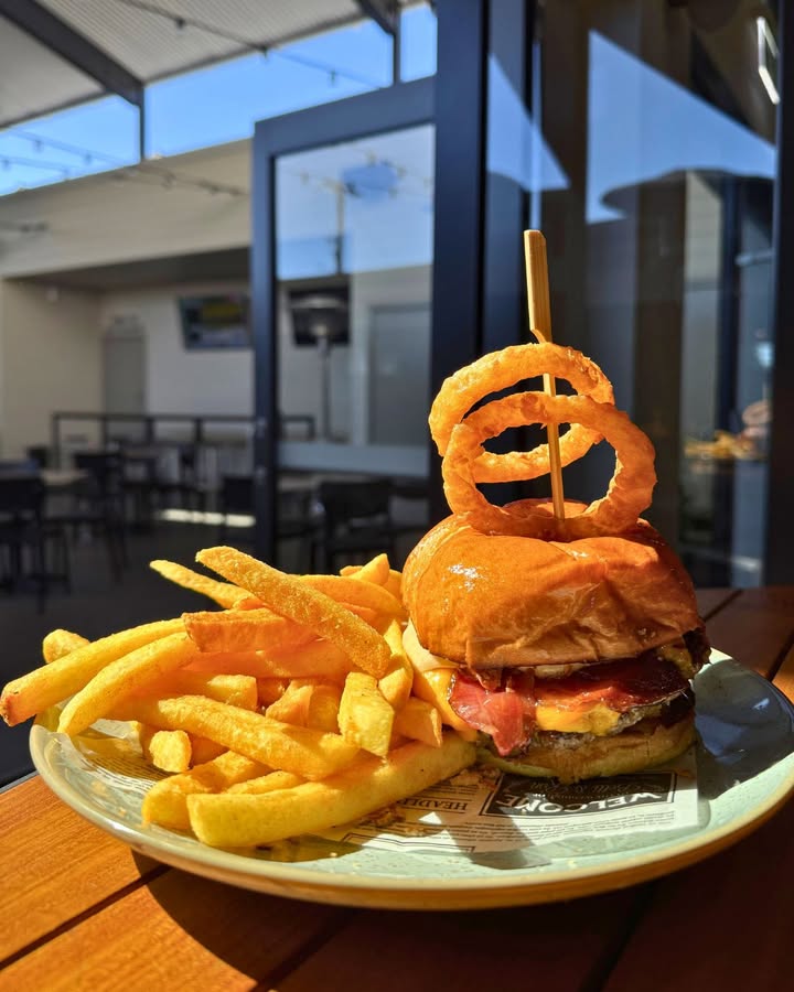 Featured image for “Loaded Burgers Special: Enjoy Delicious Burgers with Chips at West Kempsey Hotel”