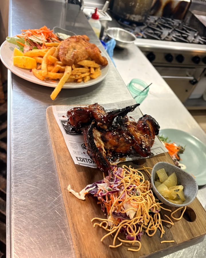 Featured image for “Sunday Bistro Feed and Live NRL Footy at West Kempsey Hotel”