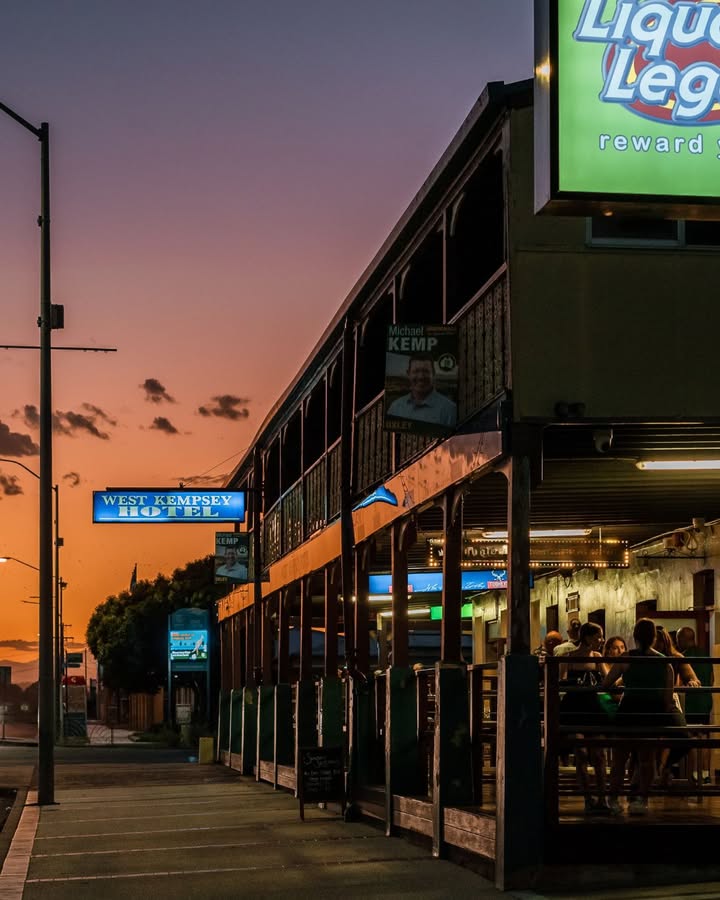 Featured image for “Free Schooner for NRL Tipping Comp Members at West Kempsey Hotel”