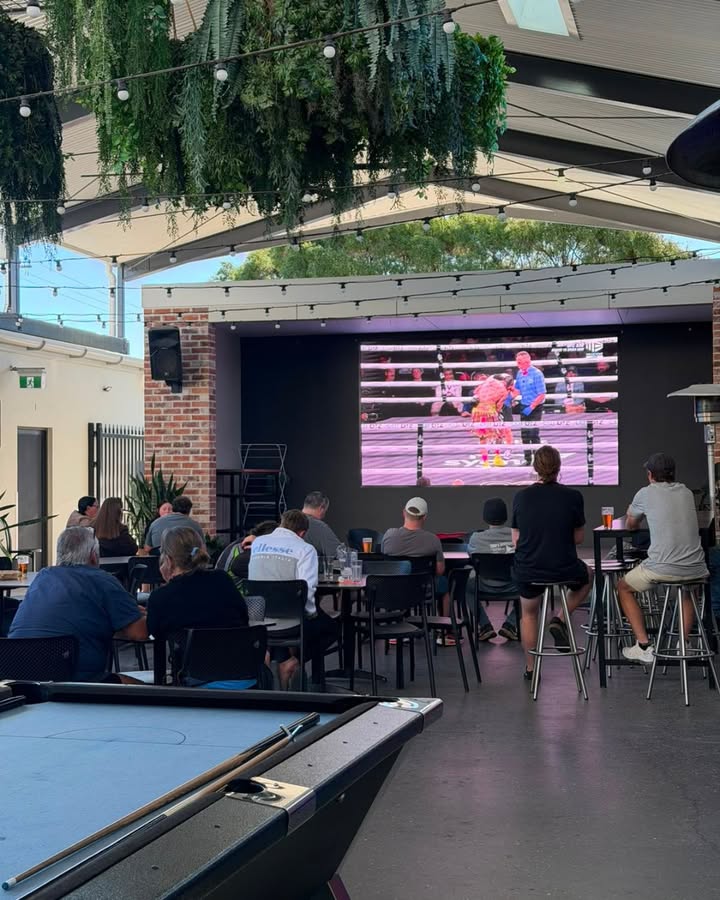 Featured image for “Live Sport on the Big Screen at West Kempsey Hotel”